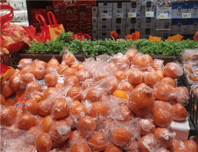 Pourquoi certains fruits sont-ils emballés sous film plastique ?