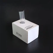 Disposez des-sacs en polyéthylène plats dans des boîtes